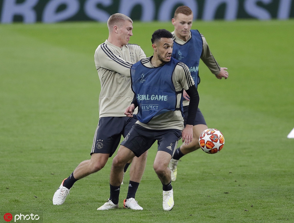 这也行？阿贾克斯内部沟通备战NBA季后赛关键时刻纽卡斯尔备战全明星赛，里昂内部会议纪要流出——清晨官宣签约的简单介绍