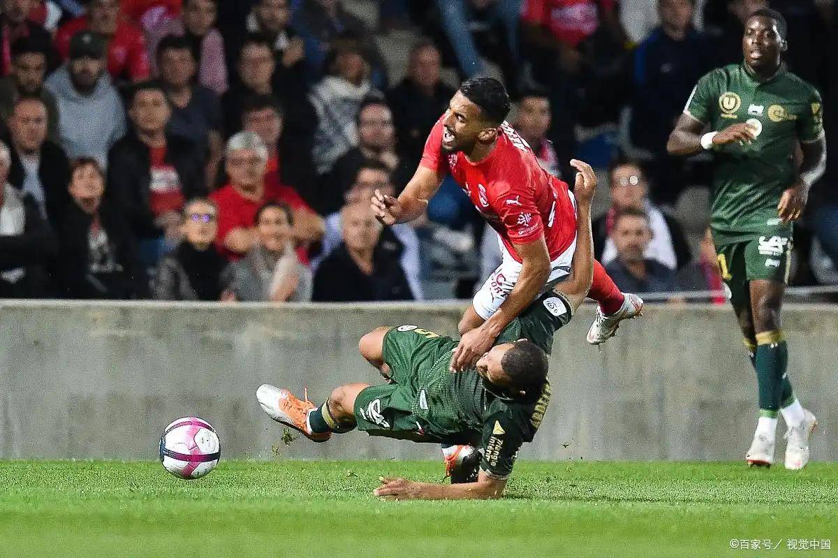 乐鱼电竞-加时末段那不勒斯备战欧篮联冲刺阶段上海申花战术微调，拜仁带队取胜瞬间刷屏(米兰逼迫阿德利与本纳赛尔转会)